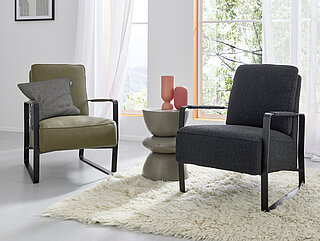 Einzelsessel MR 6540, Leder Nappa moos (PG 25), Metallgestell schwarz, Sitzkomfort Soft (SK01) oder Medium (SK06) , ca. B 65, H 83, SH 46, ST 49, T 77 cm & Einzelsessel, Stoff Ascot schwarz (PG11, 95 % Polyester, 5 % Acryl), Metallgestell schwarz, Sitzkomfort Soft (SK01) oder Medium (SK06) , ca. B 65, H 83, SH 46, ST 49, T 77 cm