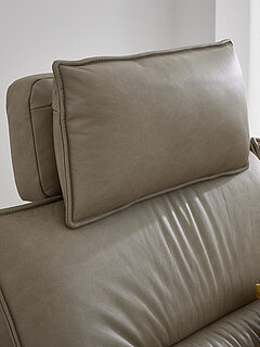 Detailbild vom Kopfteil des Ecksofas MR 310 in Leder Fb. beige von Musterring