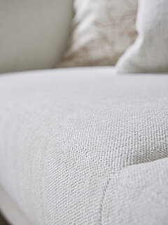 Detail Schlafsofa (140) mit Frontauszug, Stoff (PG 0, z.B. JAB 07070, 96 % Polyester, 4 % Viskose).