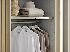 Detailbild vom Kleiderschrank MR Isabelle in Champagner-Dekor von Musterring