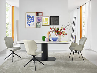 Esstisch Nica (NDT2F5), Dektonplatte Entzo Natural D2310 (Gr. 2), flaches Oval (5), Randausführung (verjüngt), Gestell (F), Metall pulverbeschichtet anthrazit (BP 100), ca. L 240, B 100, H 77 cm