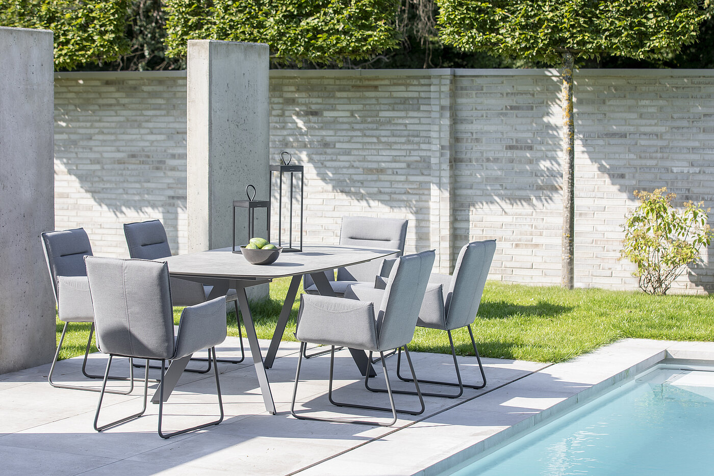 Gartentisch FREILICHT SPANIEN und Gartenstuhl FREILICHT MADRID | Musterring Tisch Spanien G633-004-080, Gestell: Flachstahl verzinkt, pulverbeschichtet anthrazit, Platte HPL 0014 Beton, ca. 200 x 100, H 76 cm