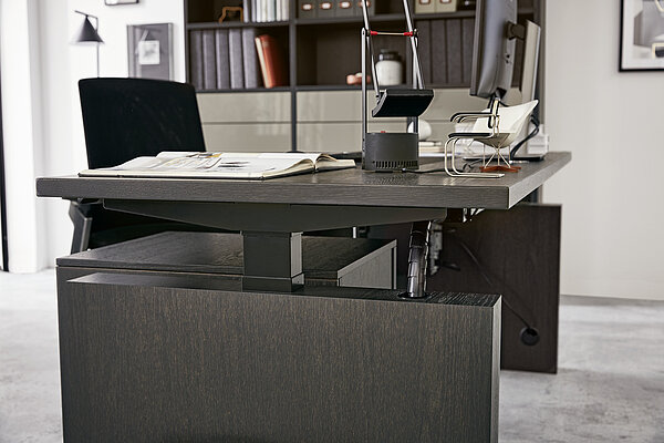Schreibtisch 93697, elektrisch höhenverstellbar, ca. 200 x 80, H 70-114
cm, Eiche Graphit