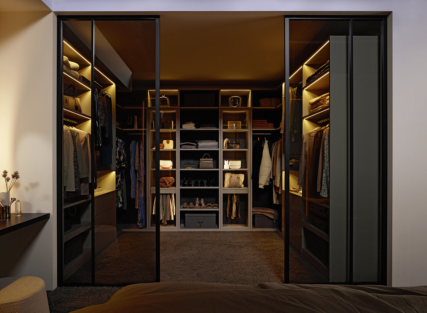 Begehbarer Kleiderschrank Kara-Frame-Schlafen von Musterring