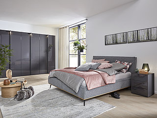 Hinged-door wardrobe (2602), 6 doors, approx. W 302, H 239, D 60 cm in high-gloss slate-grey lacquer; carcass/contrast: slate-grey lacquer, matt