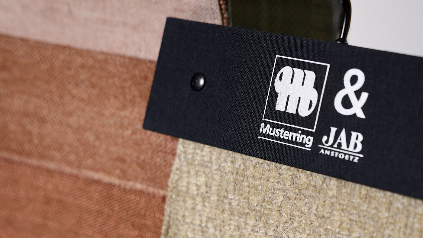 JAB Anstoetz Materialmuster Kollektion 2025/26