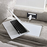 Sofa MR 1390: Detail: Funktionsablage (FA), Stoff BeReal stone (PG D, NS: 100 % Polyester, GS: 85 % Polyester, 15 % Lederfasern)