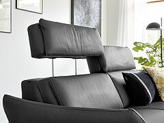 Sofa MR 280: Sofa 2,5-sitzig (2,5KV), Leder Rodeo charcoal (PG 60), Füße Metallfuß chromfarbig, ca. B 188, H 98/114, SH 46, ST 56, T 103 cm, Optionale Funktion: , motorische Kopfpolsterverstellung (KVMo)