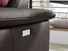 MR 370: Armteil B: motorische Bedienung, in Echtleder Bronco brown, (PG B), Metallfuß Chrom