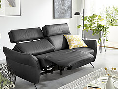 Sofa MR 280: Sofa 2,5-sitzig (2,5KV), Leder Rodeo charcoal (PG 60), Füße Metallfuß chromfarbig, ca. B 188, H 98/114, SH 46, ST 56, T 103 cm, Optionale Funktionen: motorische Kopfpolsterverstellung (KVMo)verstellbare Armlehnen (LAL) links und rechtsRelaxfunktion Sitz und Rücken (WAS1) links und rechts