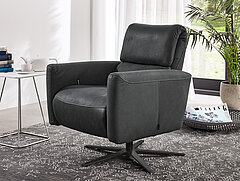Relaxsessel medium
ca. B 74, H 88-117, T 82-183, SH 45-49, ST 48-54 cm
in Echtleder  63/ Aurelia graphite, ohne Kontrastnaht, schmale Armlehne, Sternfuß (AD4S) pulverbeschichtet, schwarz, manuell hochklappbare Rückenpolster, Höhenverstellung durch Gasdruckfeder (AGV)