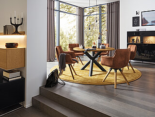 Esszimmer Tamina: Tisch 6763-46-130ca. Ø 130, H 76 cm Gestell: Eisen schwarz, Platte: Barrique Eiche geölt