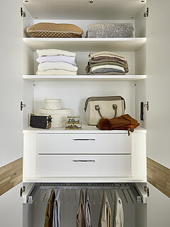 Inneneinrichtung Kleiderschrank Minto 2.0 von Musterring