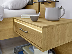 Sorrent: In Eiche teilmassiv: Konsole in schwebender Optik, 1 Schubkasten, Front Eiche massiv, ca. B 60, H 48, T 43 cm