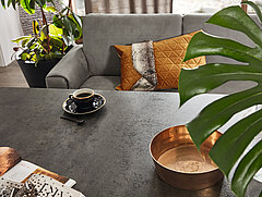 MR2050 T2050 Platte: HPL Beton-Design, Gestell: HPL Beton-Design/Bügel schwarz lackiertDetail / Esstisch 7893-31-055