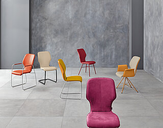 Armlehnen-Stuhl 1451 mit Schlittengestell
ca. B 49, H 95, SH 48, AH 68, T 63, ST 42 cm
Leder Tendens (1) LD1542 Oranje