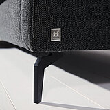 Sofa MR 2875: Fuß FC3 M99 schwarzProduktkennzeichen MusterringStoff R66/28 marine (SK 10) (Nutzschicht: 85 % Polyester + 15 % Nylon Grundschicht 100 % Polyester)