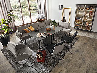 MR 2050 T 2050 Eckbank (bestehend aus:  Anbauecke E16RG, Bankelement B190L)ca. 273 x 191, H 84 cmStoff S 37/21 grey (SK 20) mit Kontrastfaden, Metallkufe F Q7 in M99 schwarz