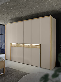 Schlafzimmer Jörn Kleiderschrank in Wildeiche und Lack Champagner von Musterring