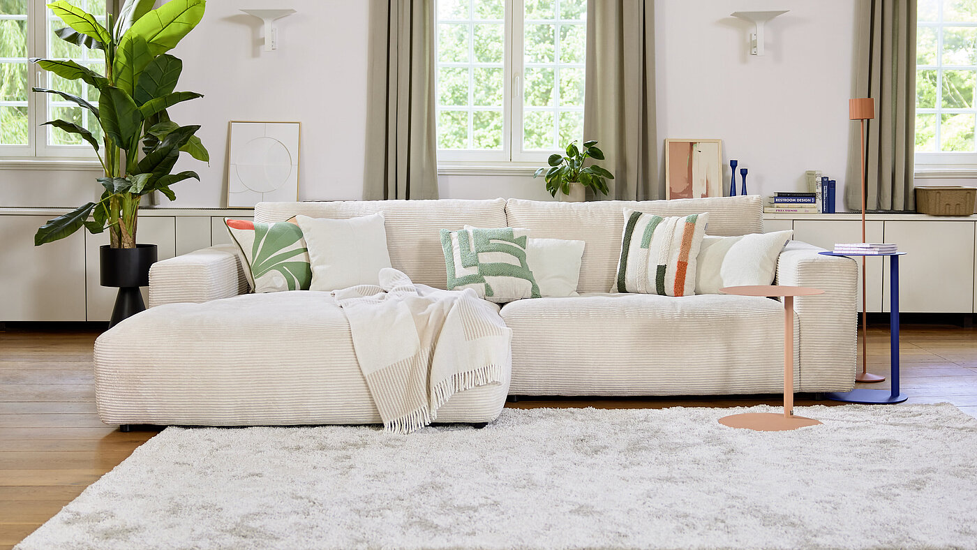 Sofa (Vorschlag 6B, 90388, ST2) bestehend aus Longchair long, groß, Armlehne links, Anreihsofa, 1,5-sitzig, Armlehne rechts, Stoff (PG 2/6, z.B. Cord nature, 12 % Polyacryl, 88 % Polyester), ca. 190 x 296, H 81, SH 43, ST 81 cm. 