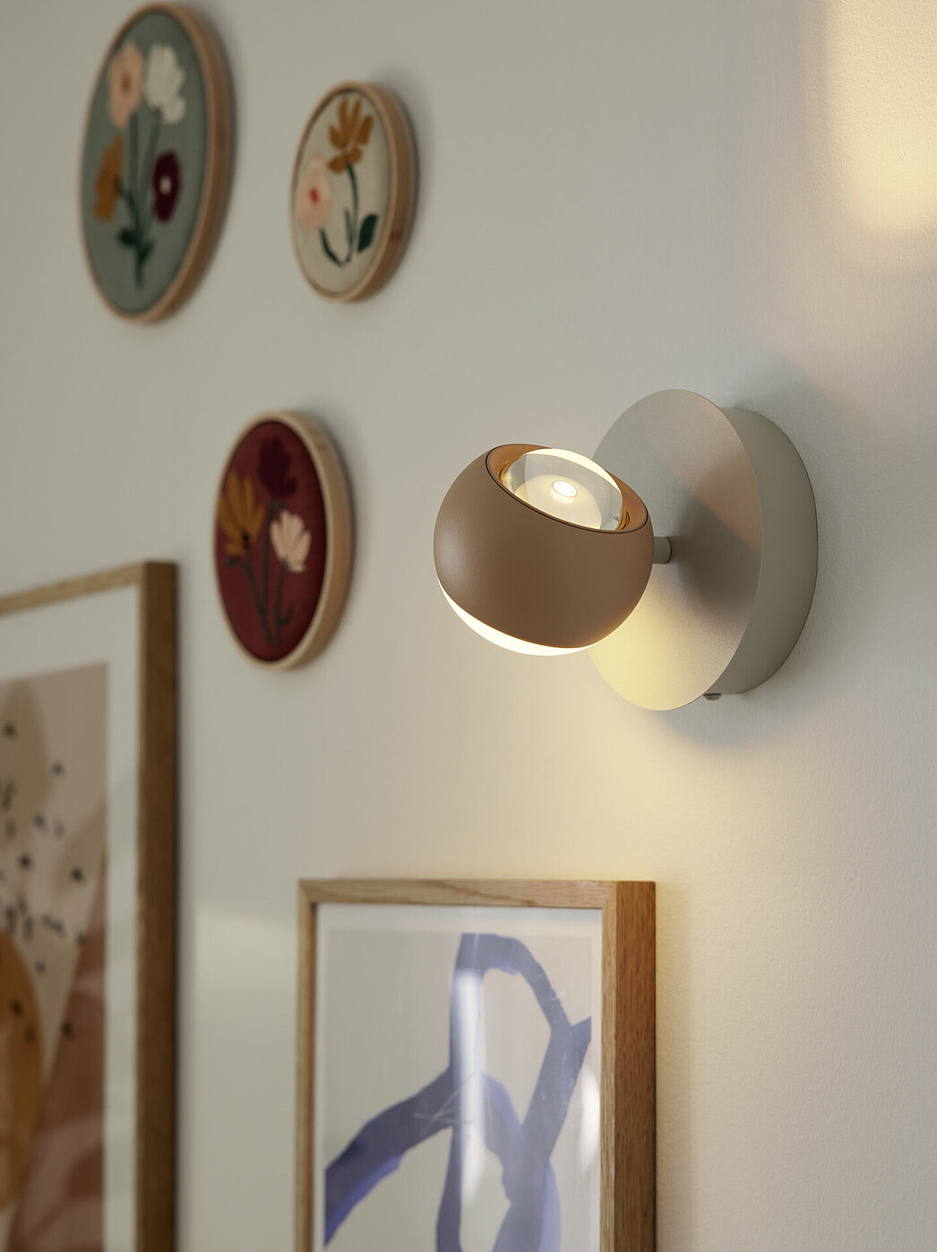 Leuchten 2.0 Wandleuchte Cannon in Fb. Orange-Rosa und Grau von Musterring Leuchten 2.0 Wandleuchte Cannon in Fb. Orange-Rosa und Grau von Musterring