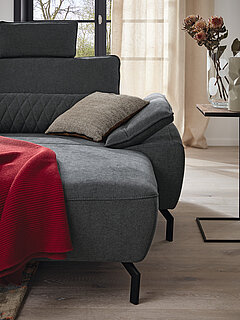 Sofa MR 270: Detail Armteilverstellung AVStoff Kira grau (PG 20)