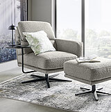 Solitärsessel MR 6530 mit Tisch und Hocker, Stoff Ascot, Farbe 909 taupe (PG 11), Fuß schwarz matt