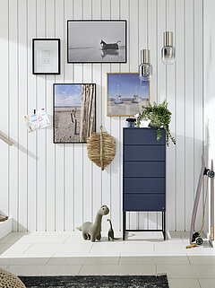 Kara-Frame-Dielen: Korpuselement (73967), Lack atlantikblau (PG 2), Gestell Schwarz matt, ca. B 47, H 122, T 40 cm