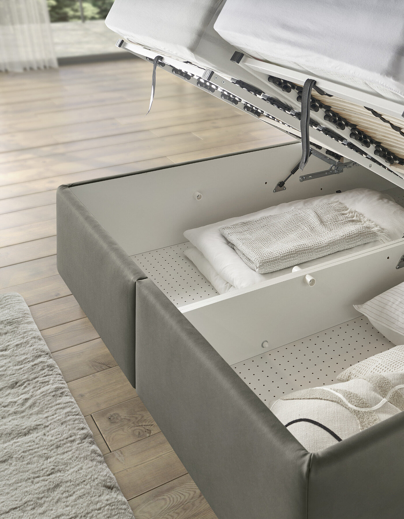 Detailbild vom Bettkasten zum Polsterbett Bari in Fb. Grau von Musterring