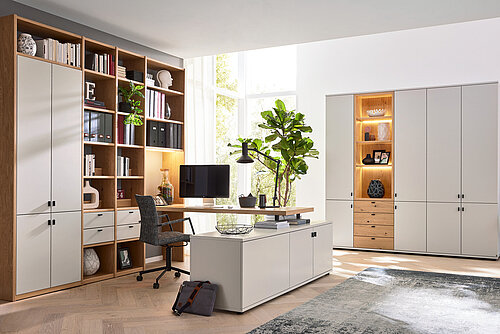 MR – Kira-System | 6851040 | 250401 – Grau,Eiche – Wohnmöbel – Vorschlag 26502 inkl. Sideboard und Schreibtischplatte, Lack Brillantgrau / Asteiche (PG 2), ca. B 255 x 234, H 250, T 35/49 cm
