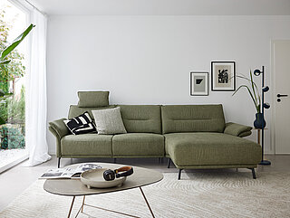 Sofa des Modells MR 310 in Farbe Grün
Stoff Bari turtle (PG 2/6)
